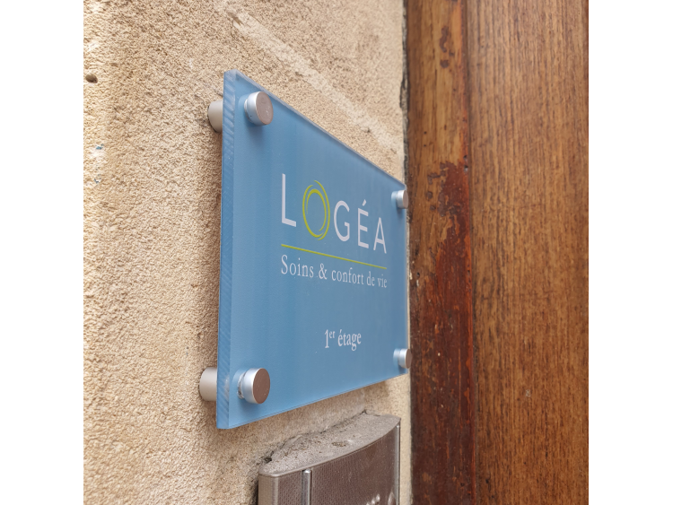 Plaque